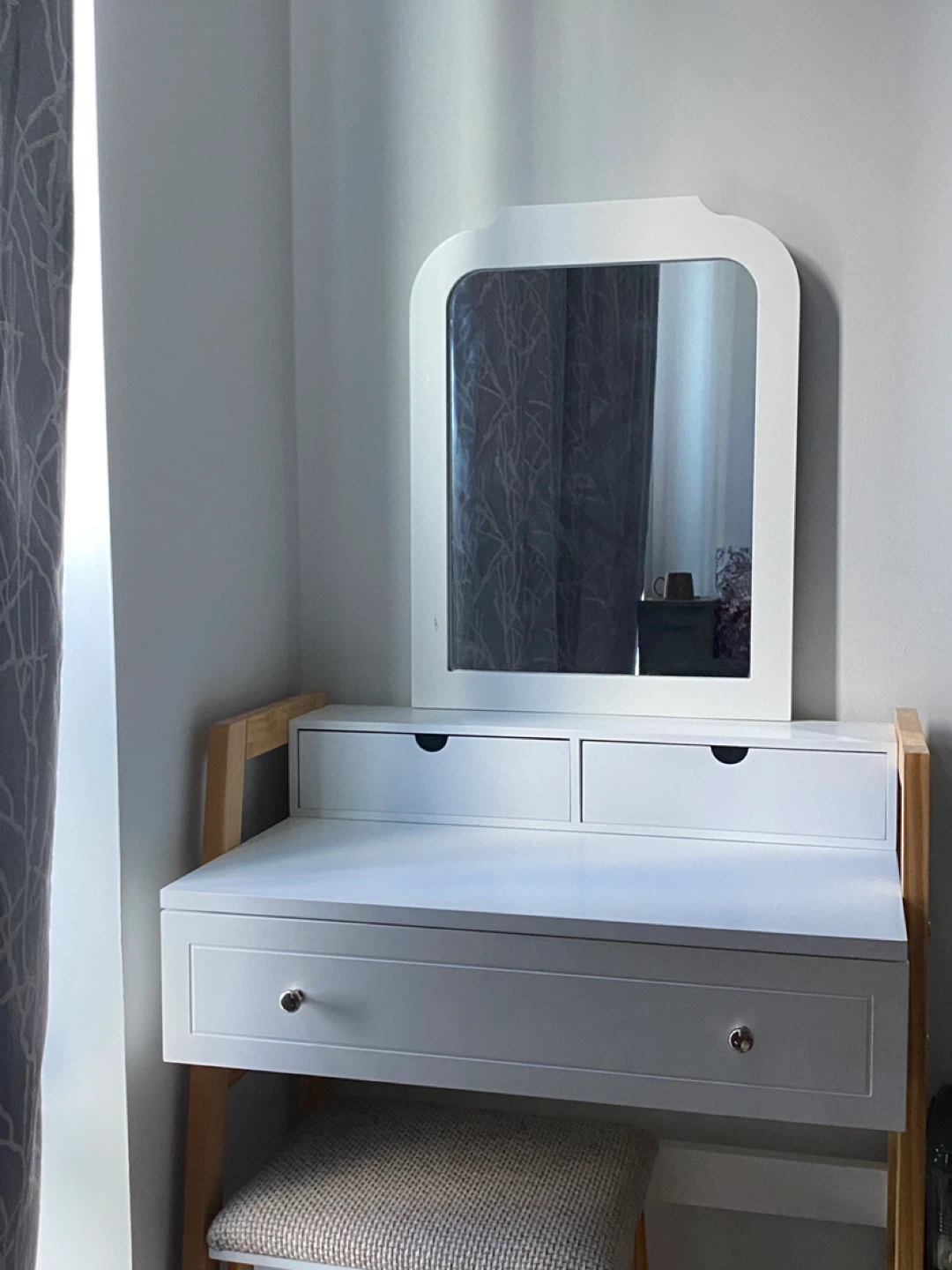 White Vanity Table with Mirror - photo 2