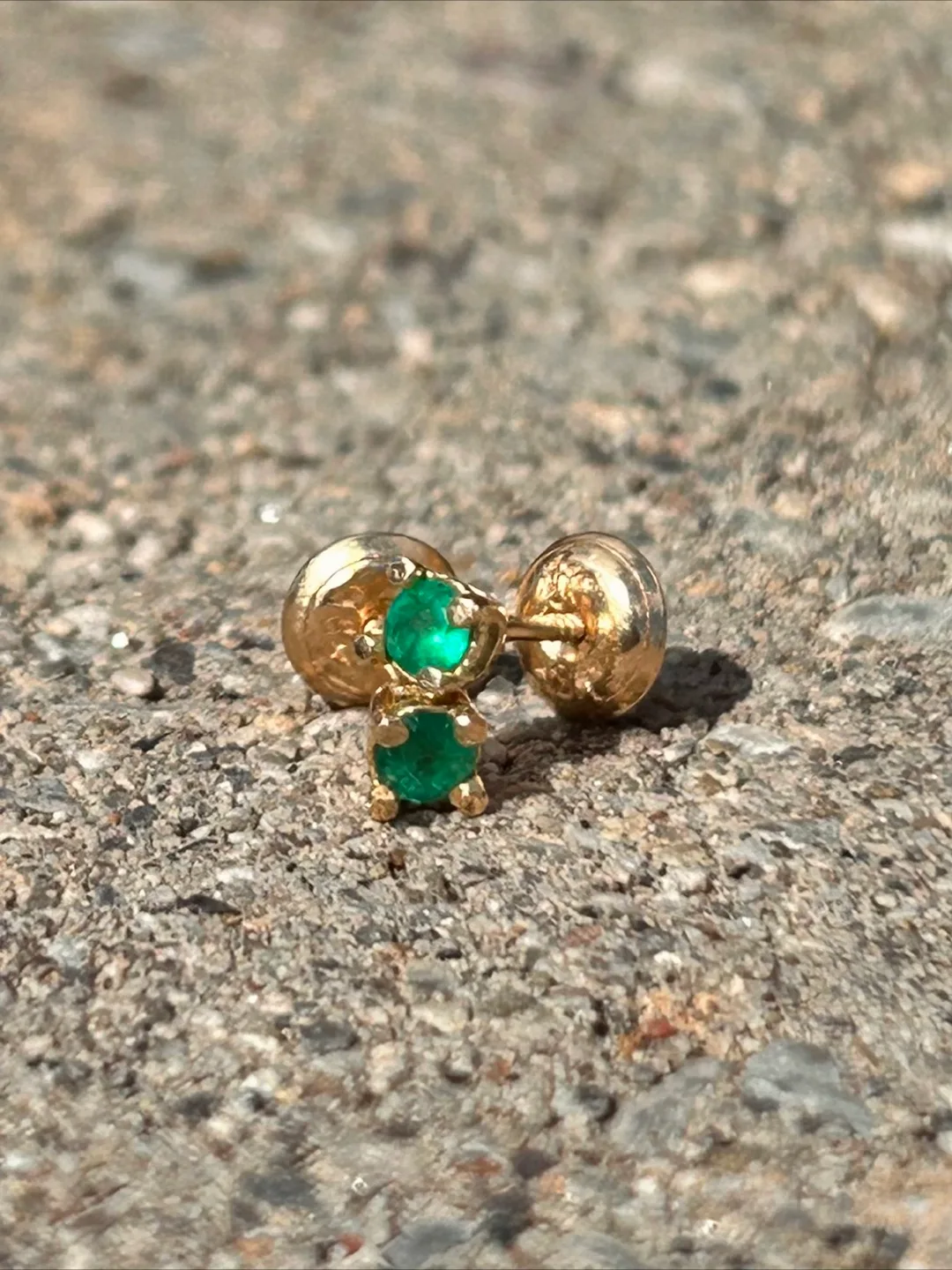 18K Gold Stud Earrings with Colombian Emeralds thumbnail