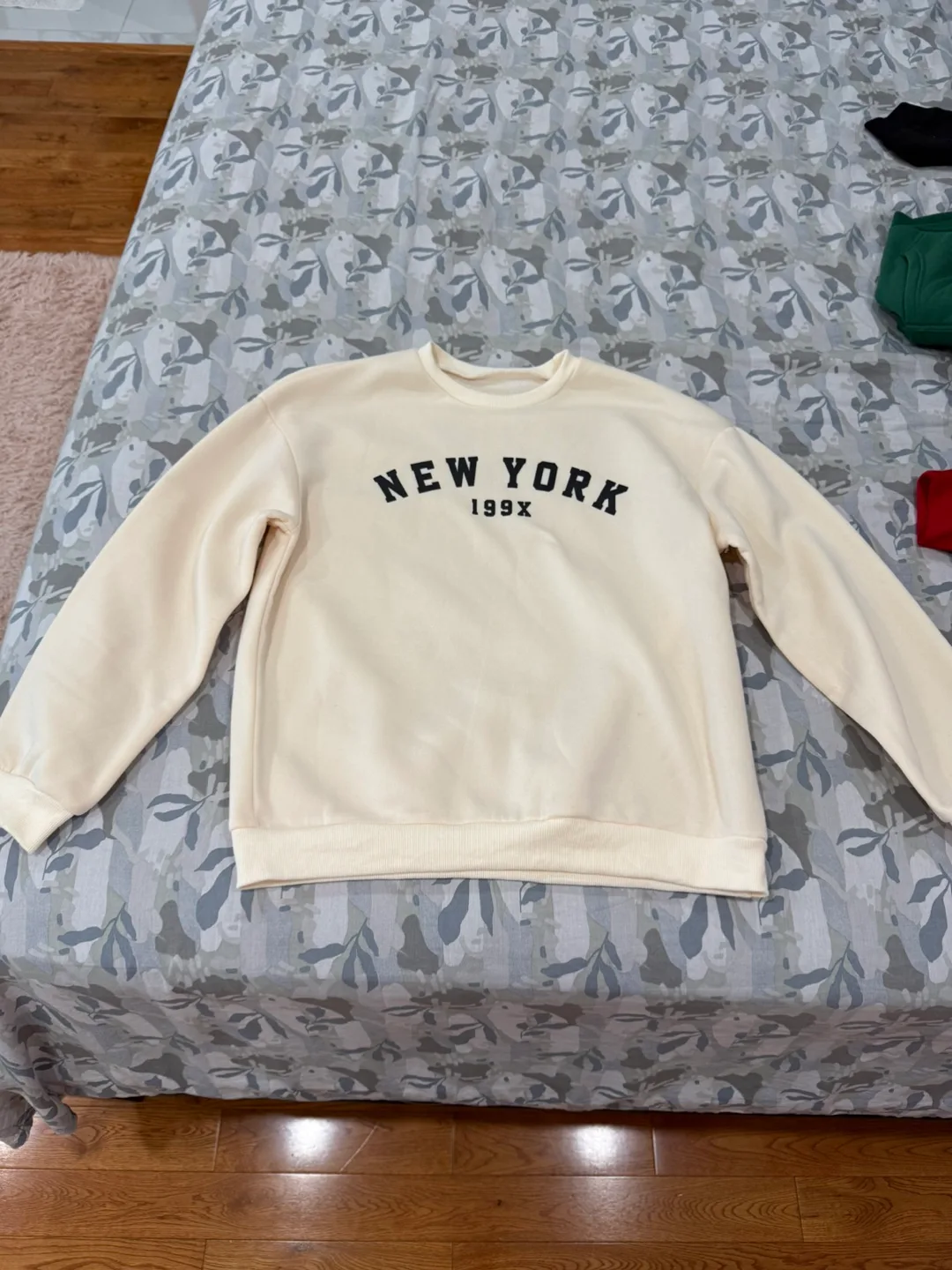 New York 199X Cream Sweatshirt thumbnail
