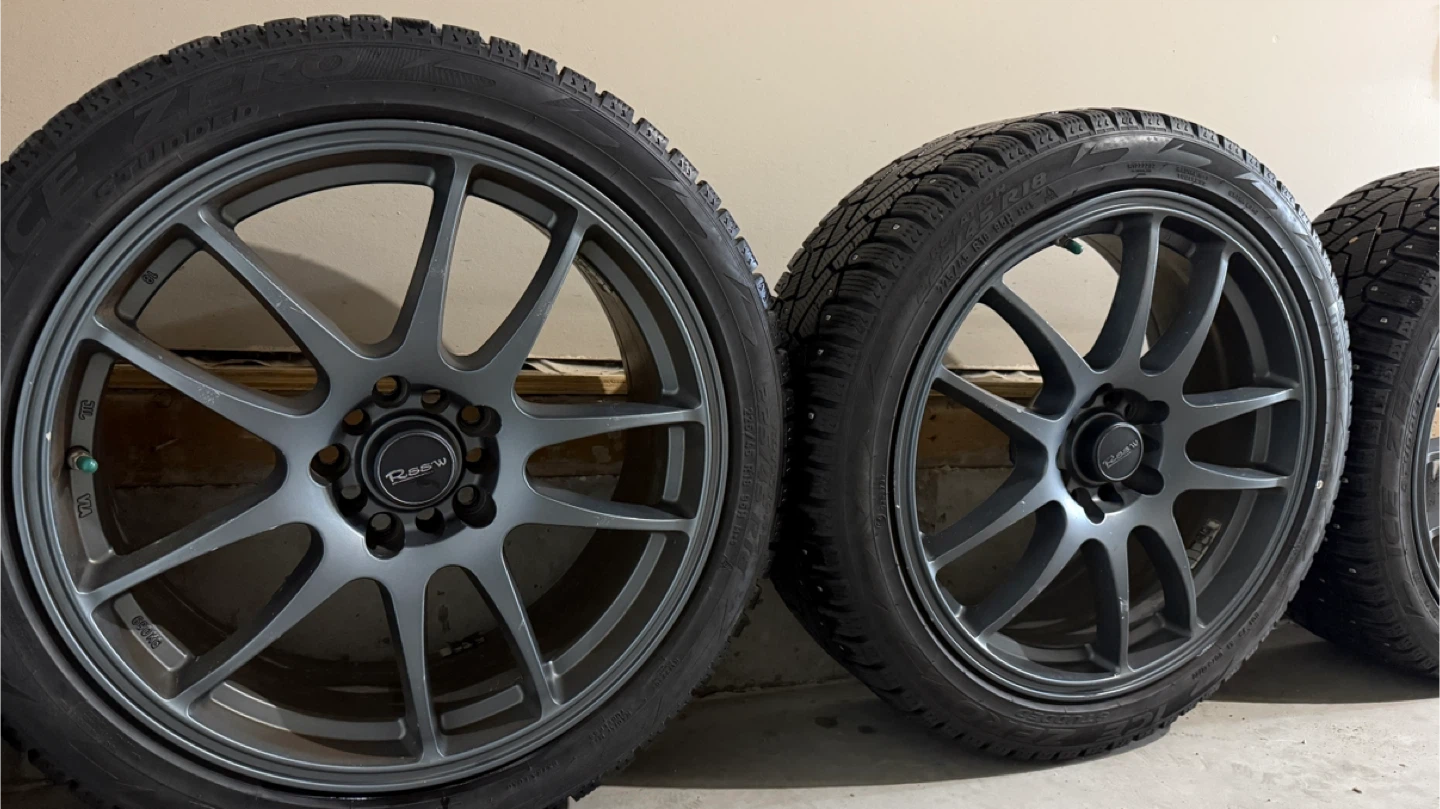 Pirelli Studded Winter Tires/Rims 225/45R18 - photo 3