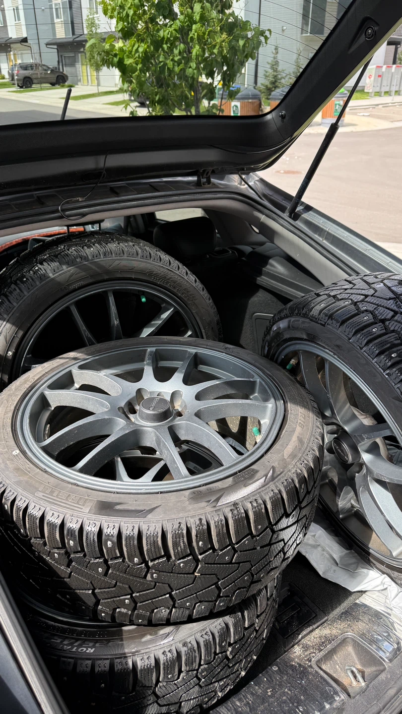 Pirelli Studded Winter Tires/Rims 225/45R18 - photo 5