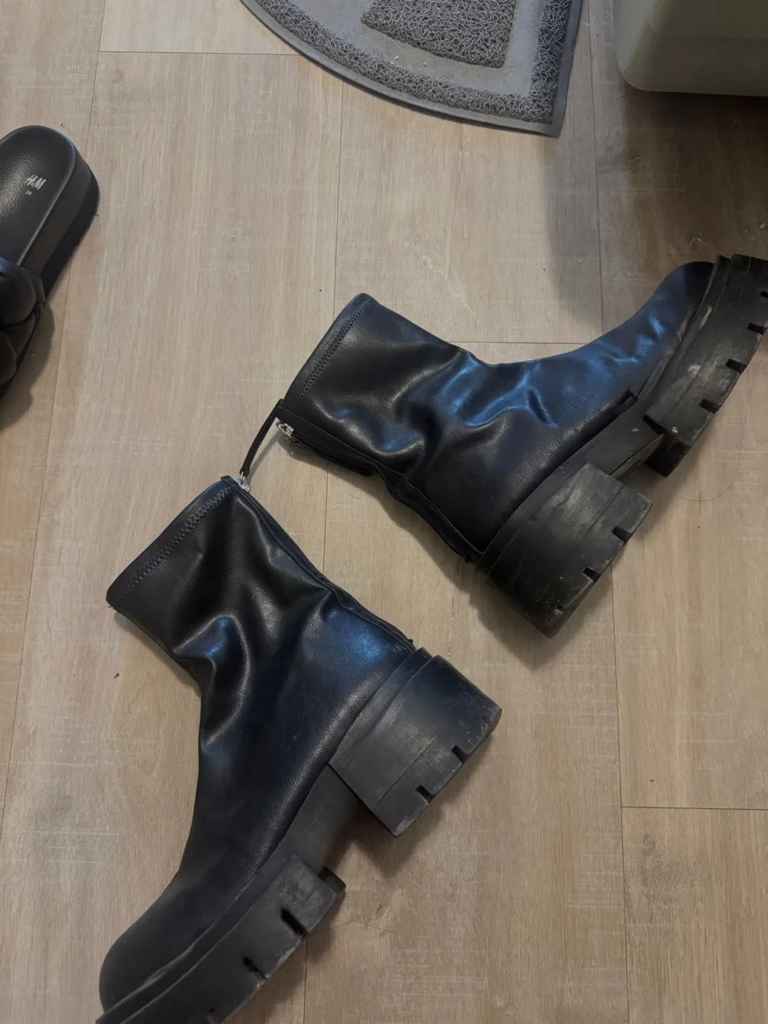H&M Black Ankle Boots thumbnail