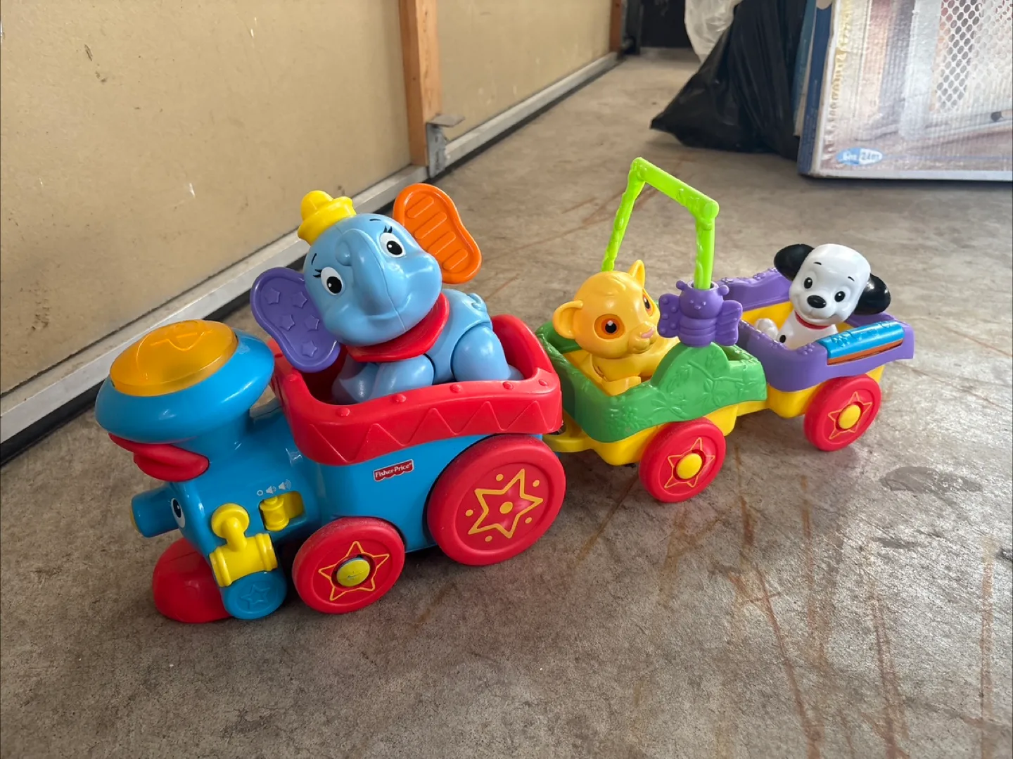 Toy Train-Fisher-Price Dumbo Parade Train image indicator(2)