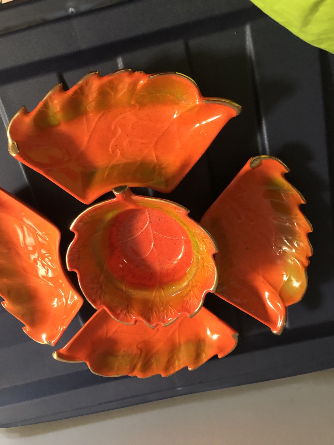 Leaf-Shaped Serving Dishes