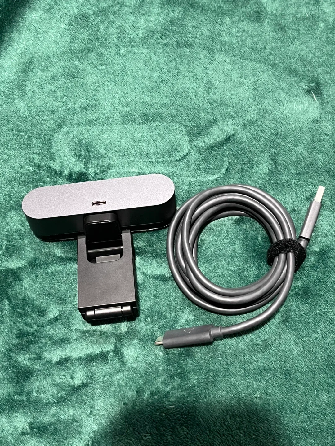 Logitech 4K Brio Webcam image indicator(4)