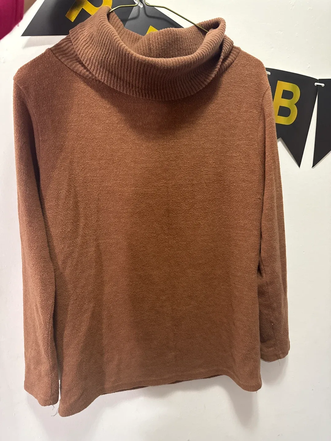 4 Assorted Turtleneck Long Sleeve Sweaters image indicator(2)