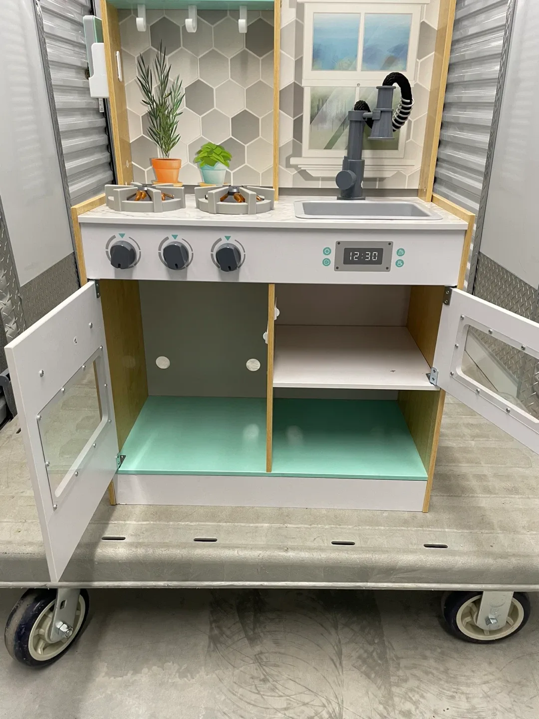 Children’s Play Kitchen image indicator(5)