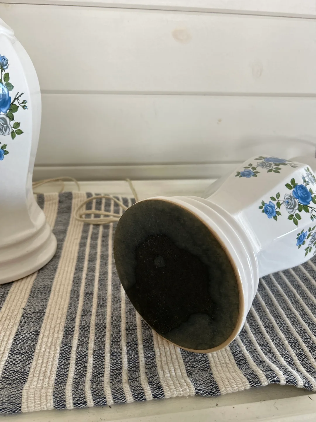 Pair of Floral Table Lamps image indicator(2)