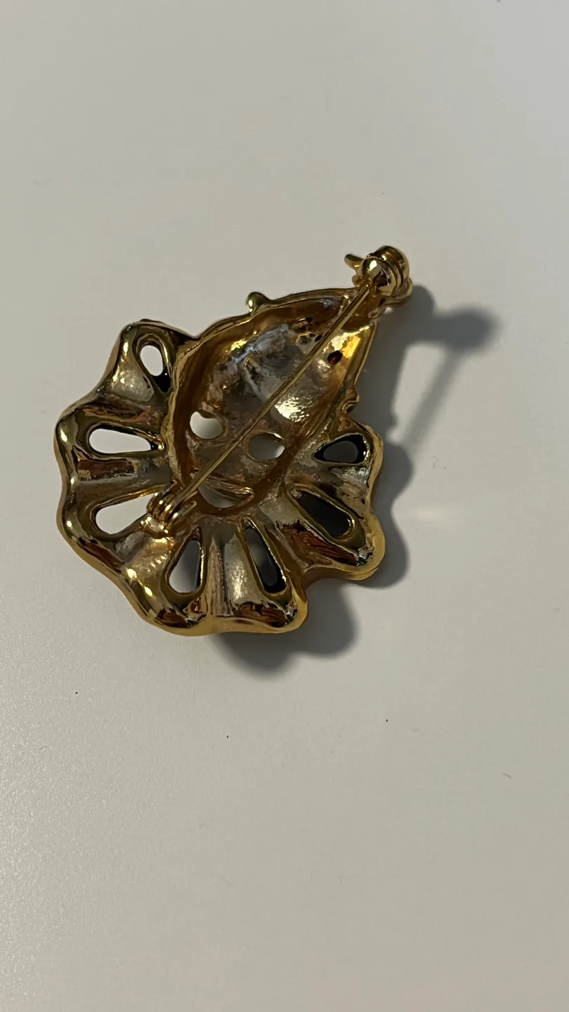 Clown Brooch image indicator(2)