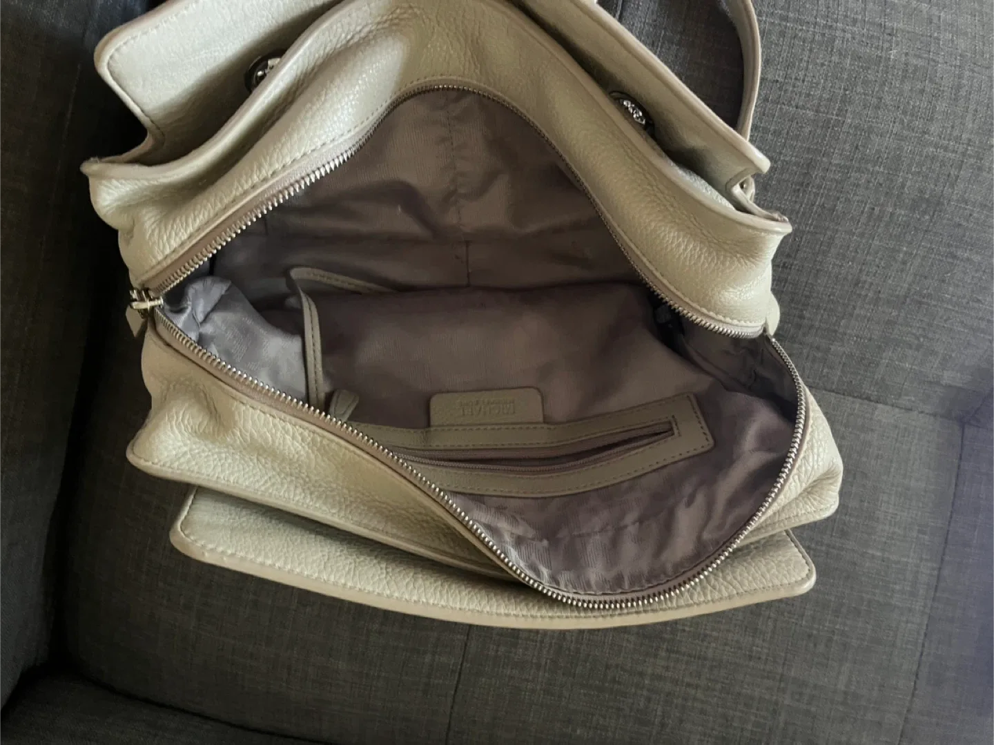 Michael Kors Leather Shoulder Bag image indicator(4)