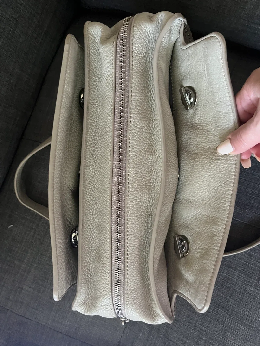 Michael Kors Leather Shoulder Bag image indicator(3)