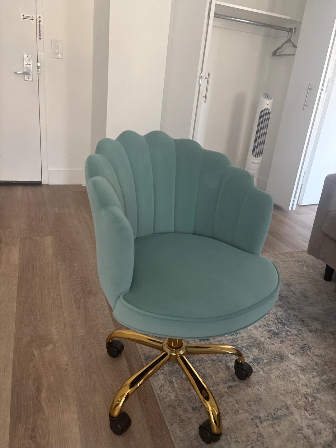 Green Velvet Scalloped Office Chair - photo 2