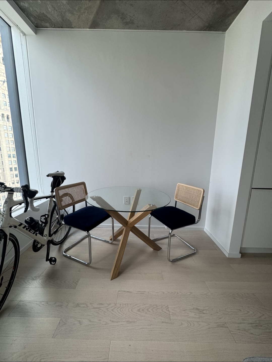 37.4” glass dining table