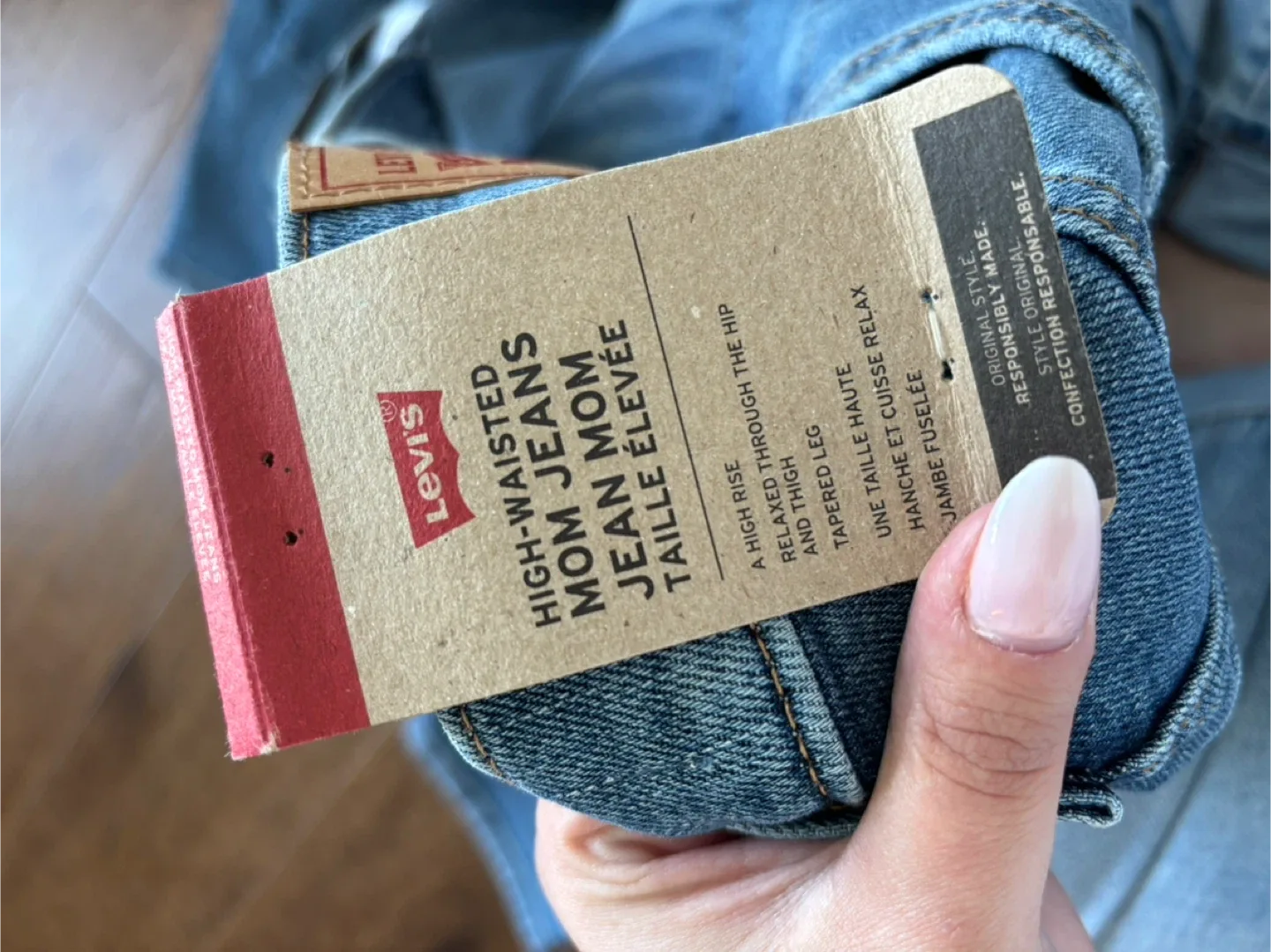 Levi’s High Rise Mom Jeans image indicator(3)