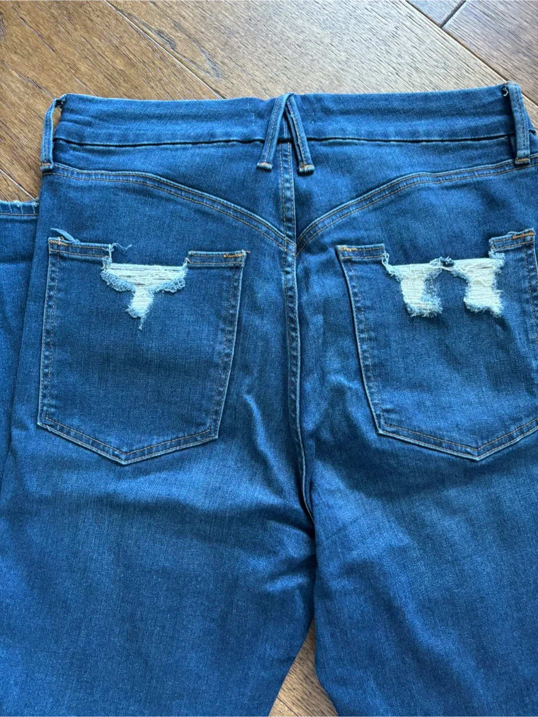 Good American “Good Waist” Jeans image indicator(2)