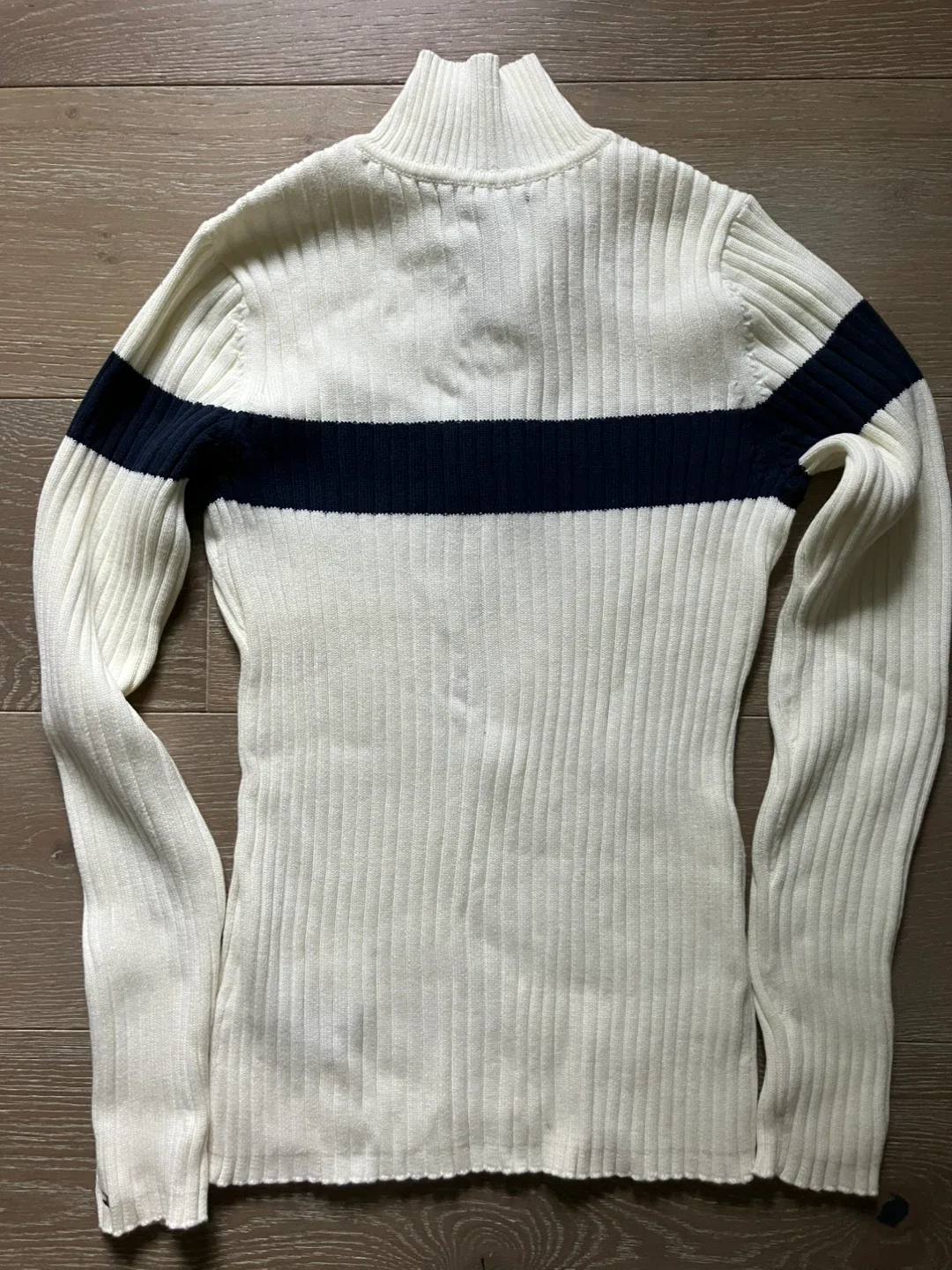 Tommy Hilfiger Sweater - New image indicator(2)
