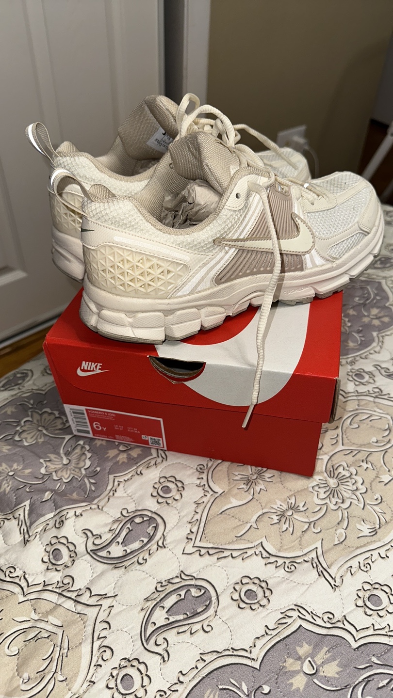 Nike Vomero 5 (GS) Pale Ivory Size 6Y
