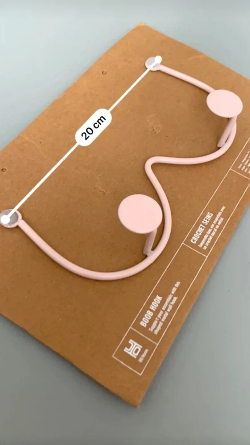 Urban Outfitters Hook image indicator(3)