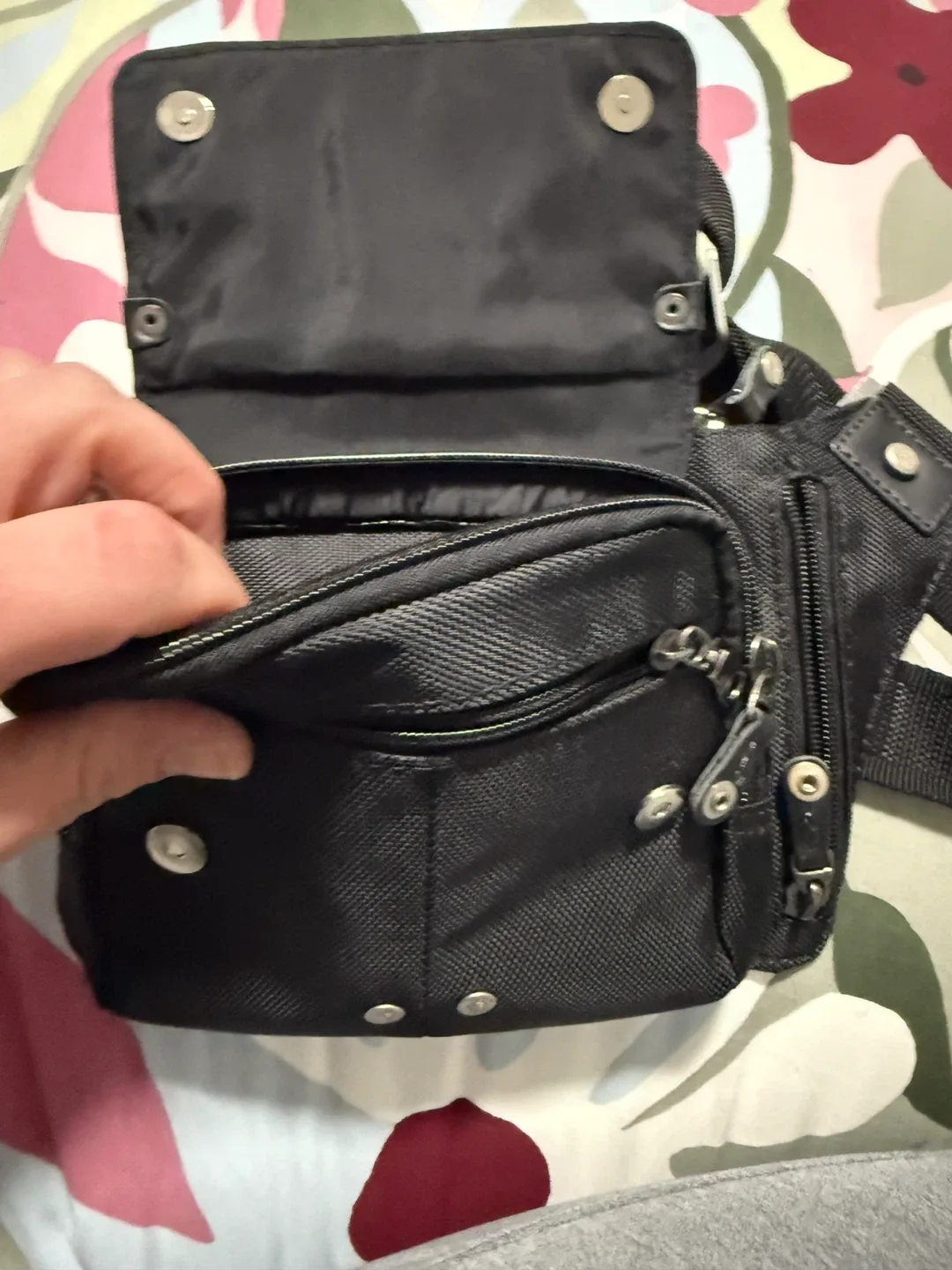 Utility Keen army belt bag image indicator(3)