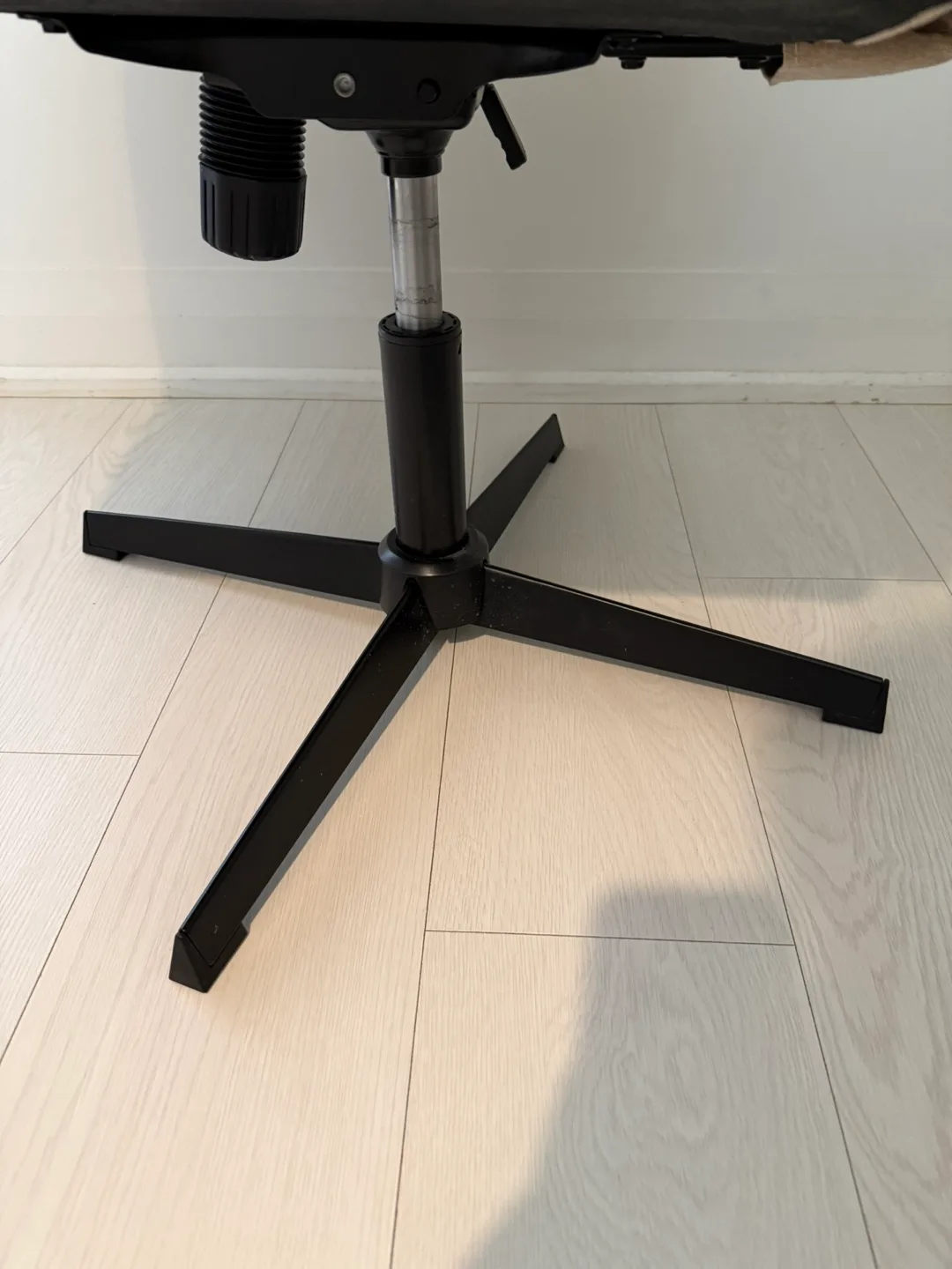 “LIKE NEW” Beige Vanity/Office Accent Chair image indicator(8)