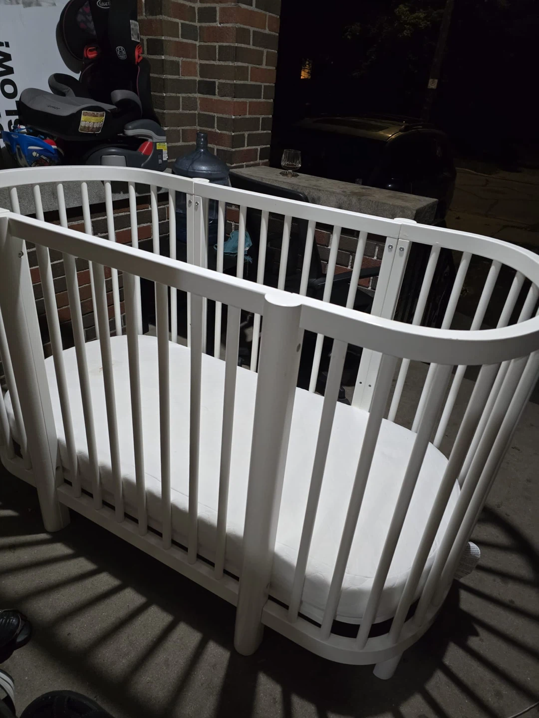 White Oval Baby Crib - photo 2