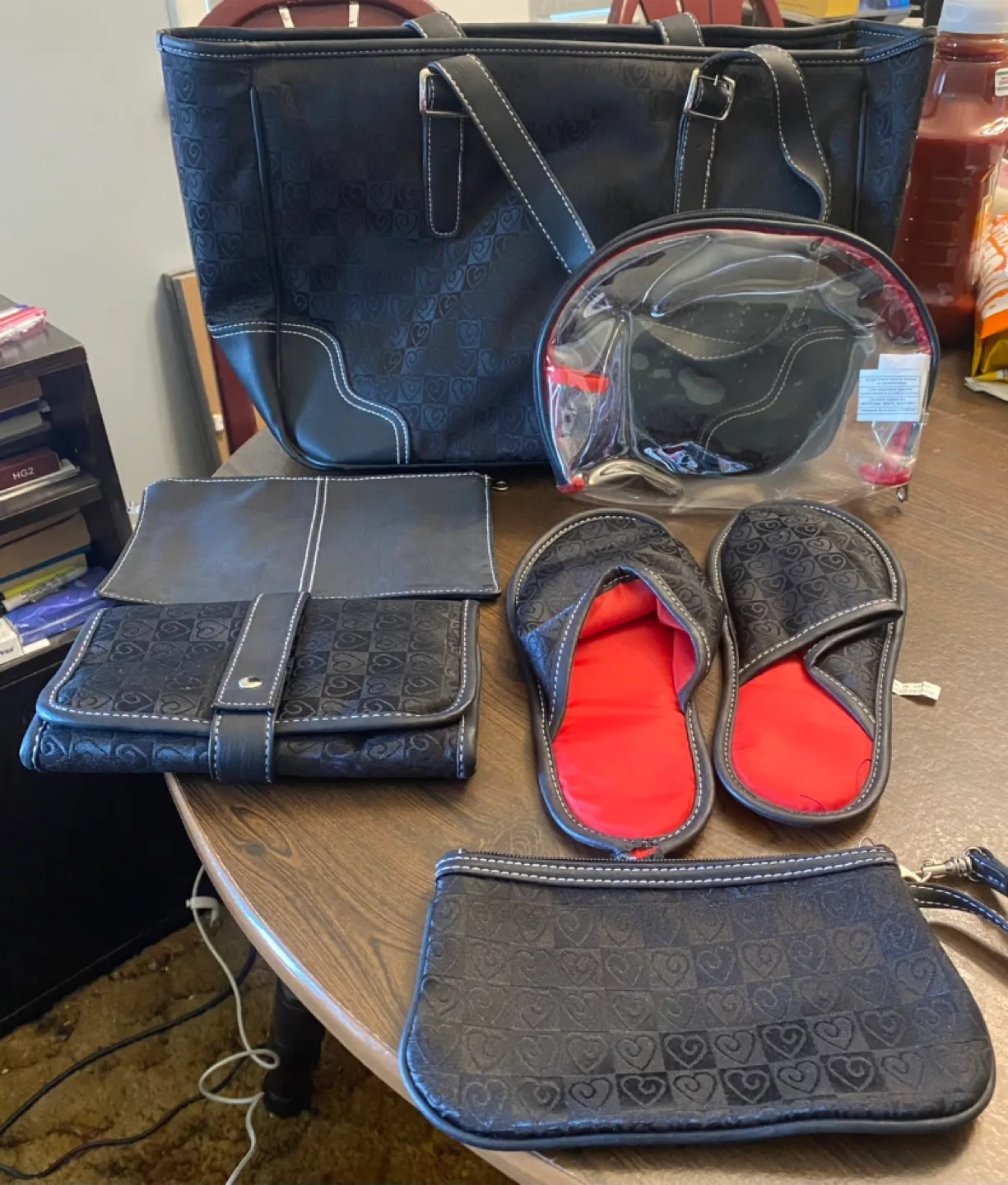 Black Heart Pattern Travel Set: Tote, Slippers & More thumbnail