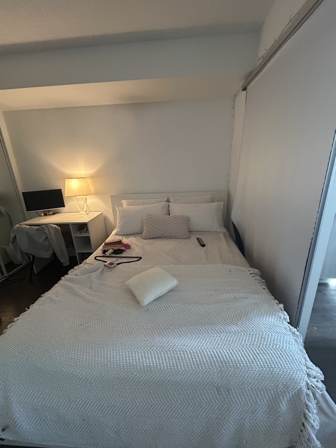 Queen Bed frame - photo 4
