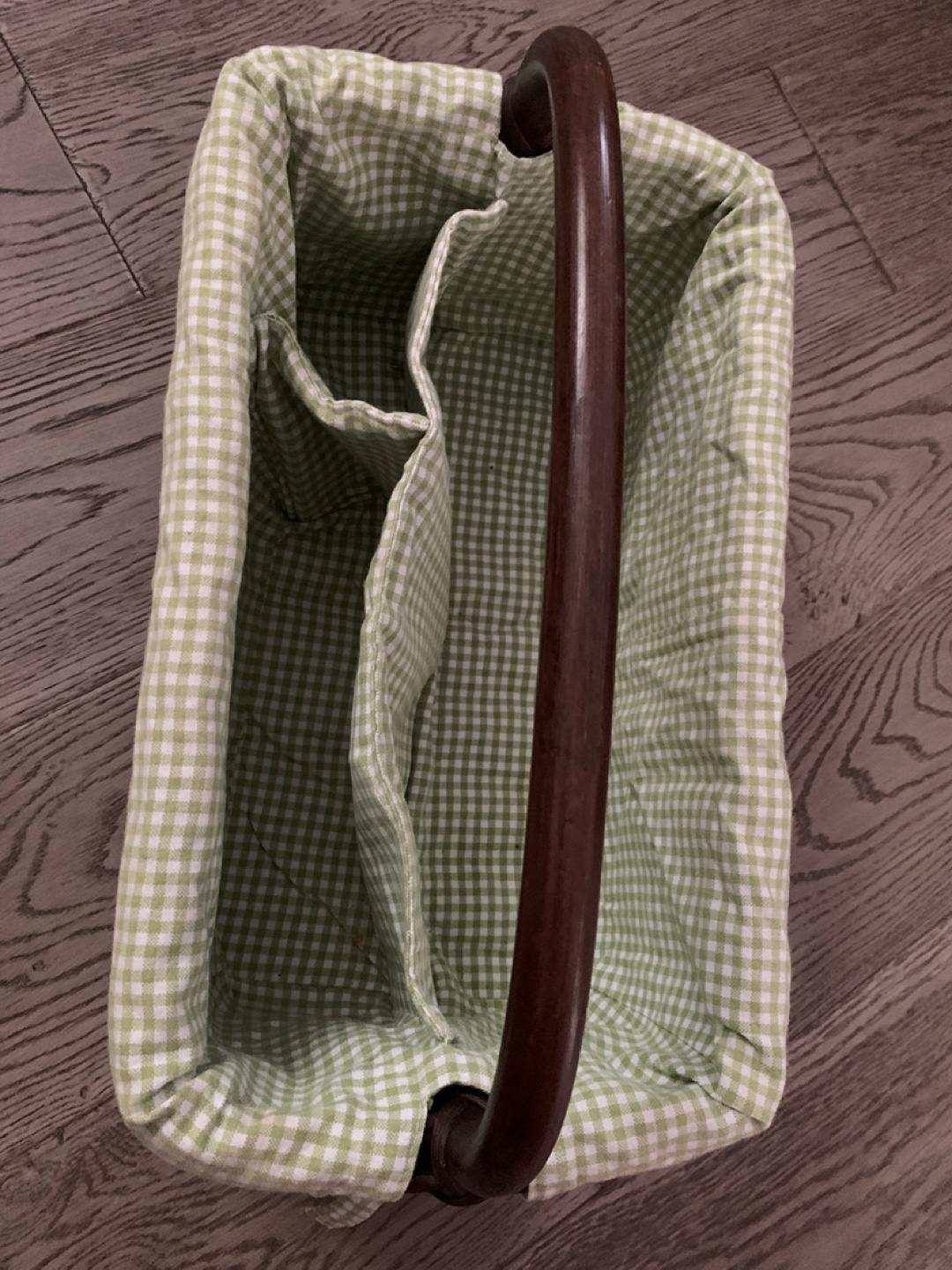 Pottery barn Wicker Basket with Green Gingham Liner - photo 3