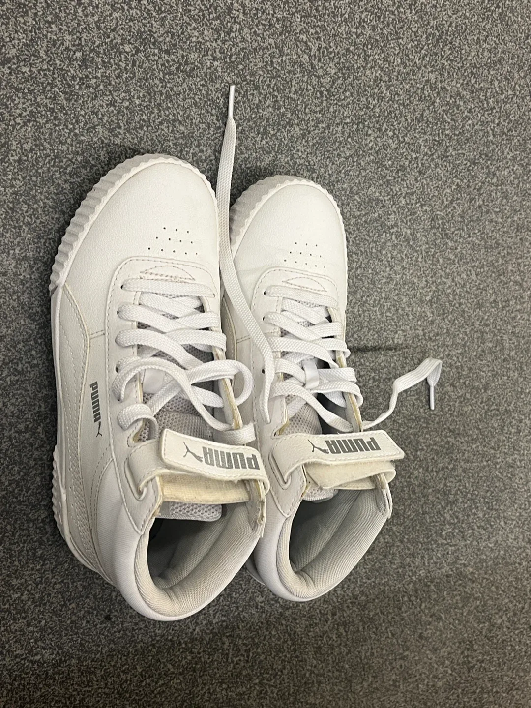 Puma Caina V White Sneakers thumbnail