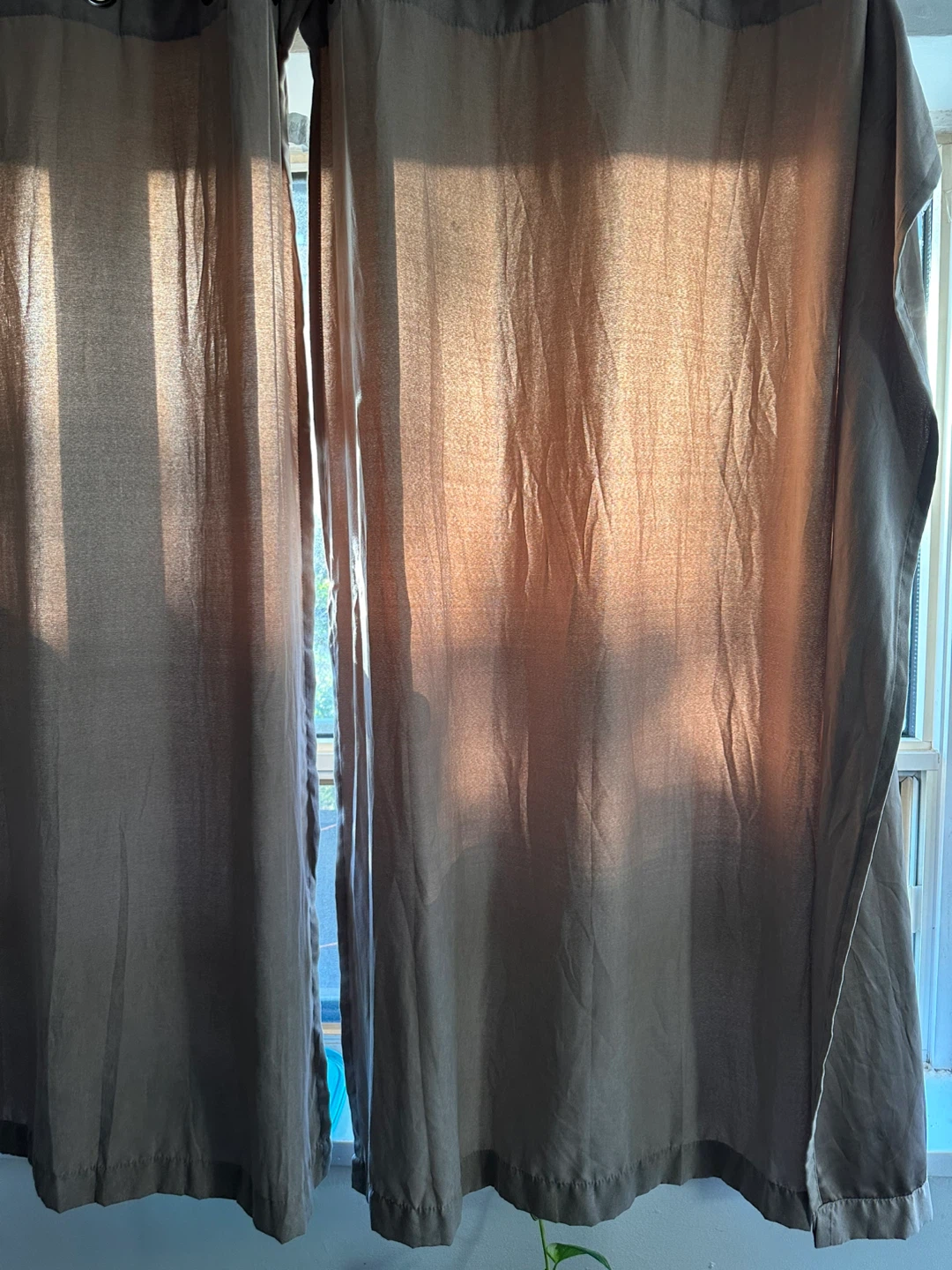 Curtain Rod with 3 black out curtains - photo 3