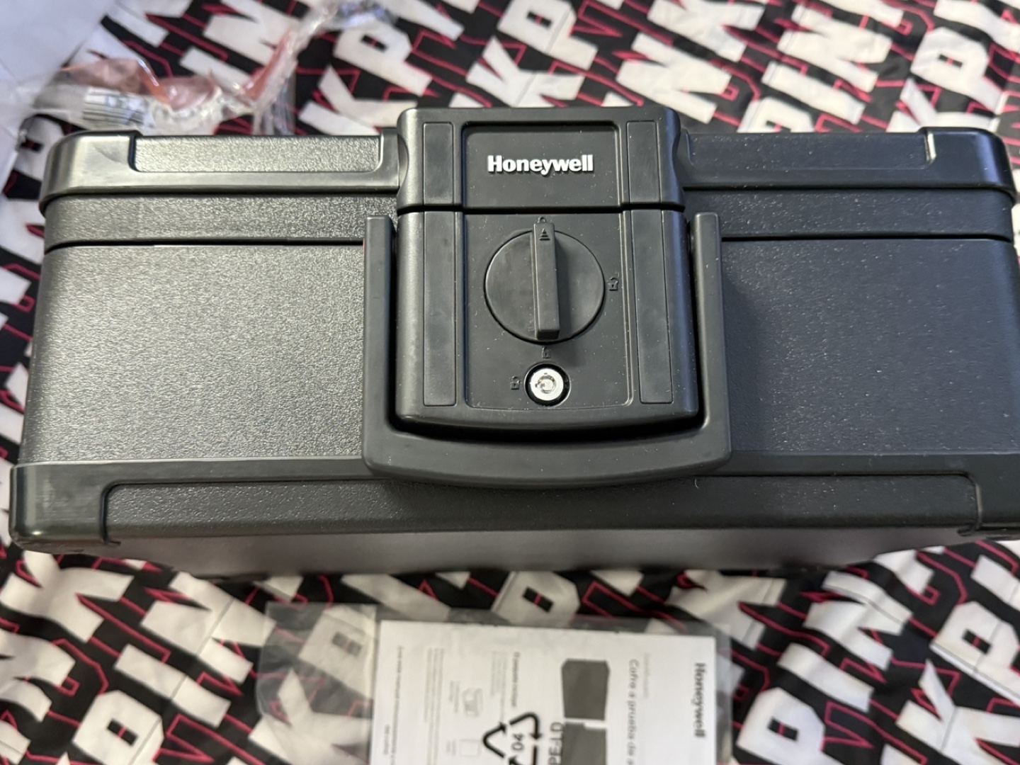 Honeywell Medium Waterproof Fire Chest w/ Key - photo 4
