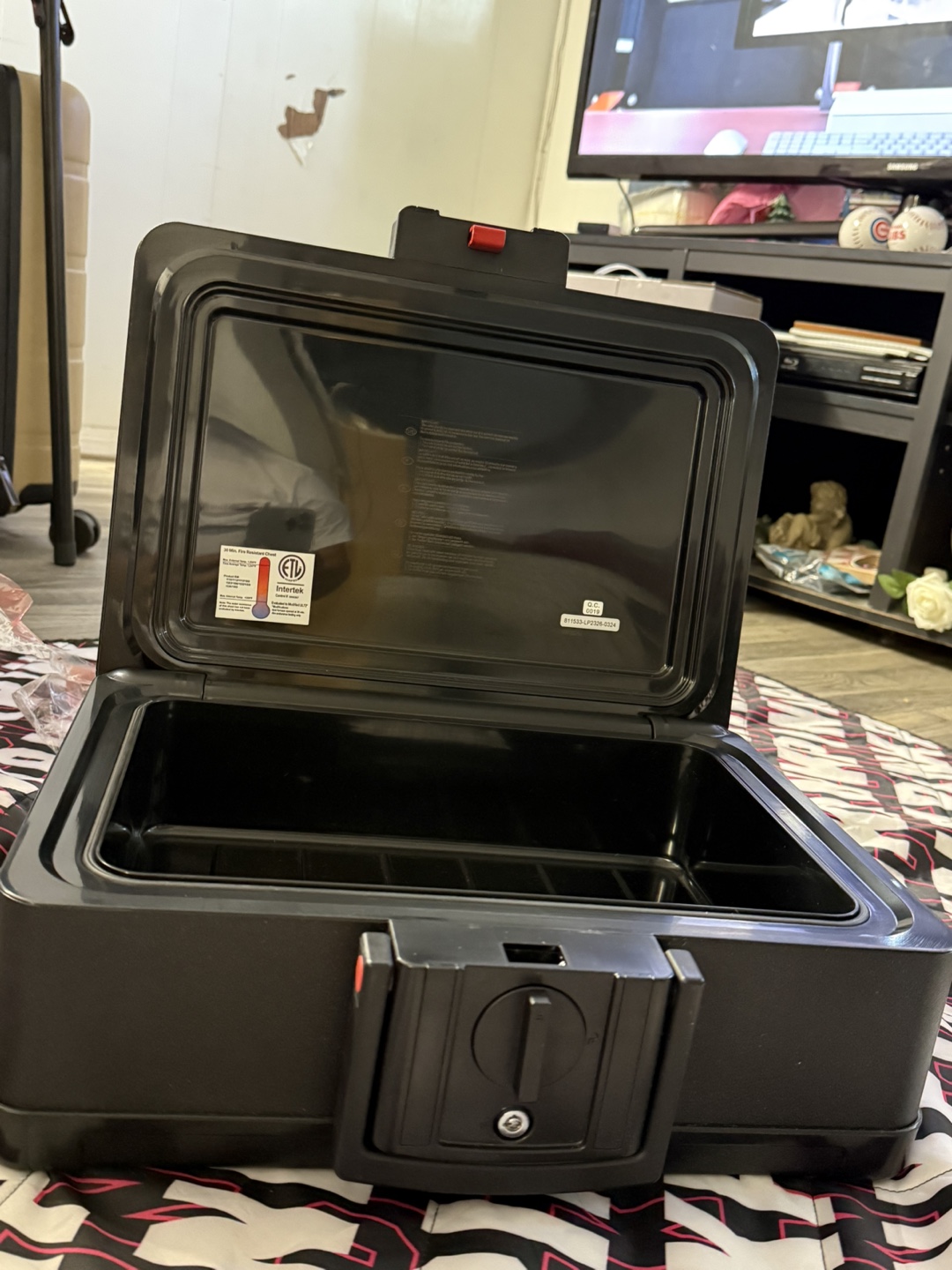 Honeywell Medium Waterproof Fire Chest w/ Key - photo 3