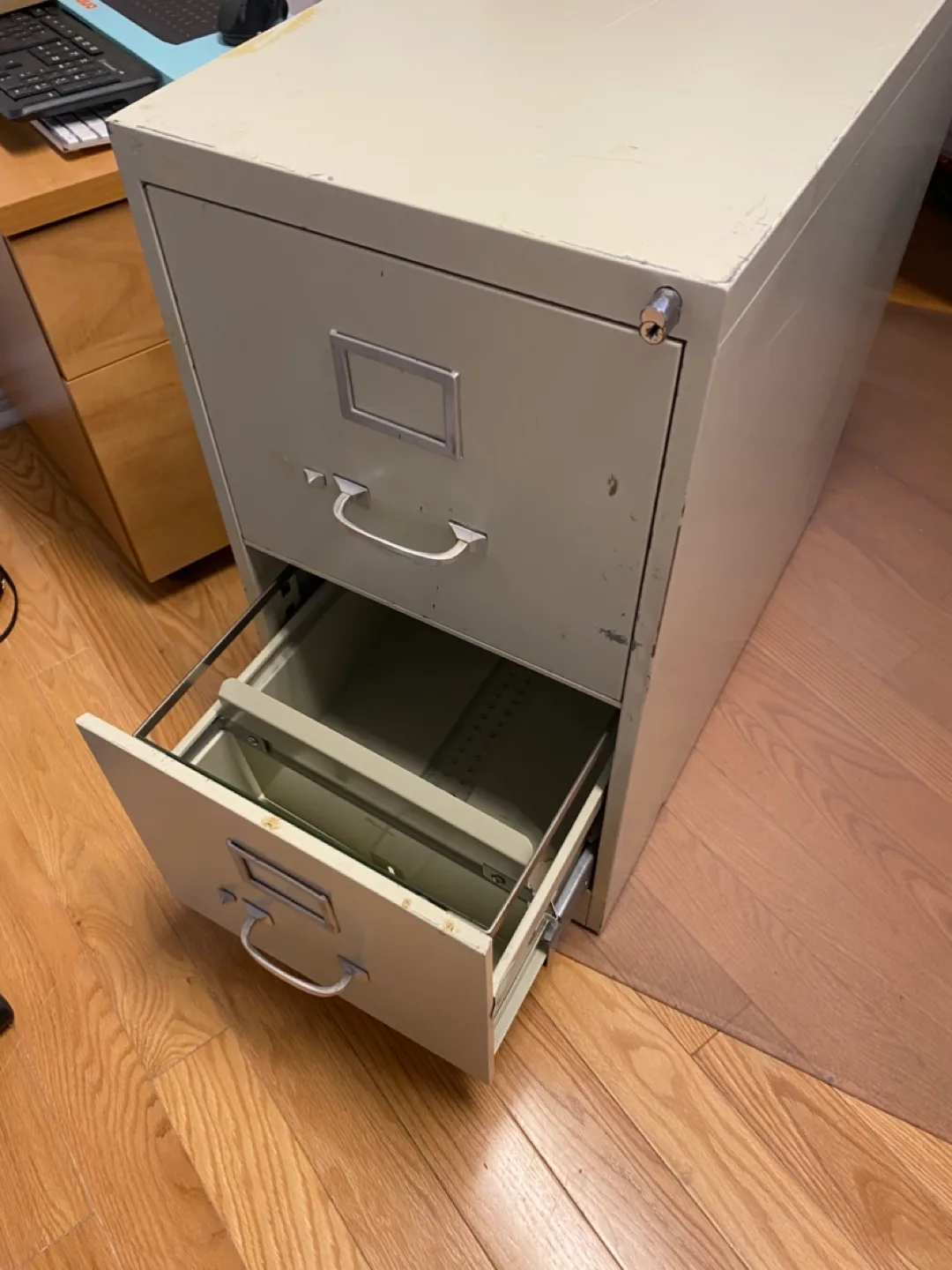 Filing Cabinet - Beige Metal image indicator(3)