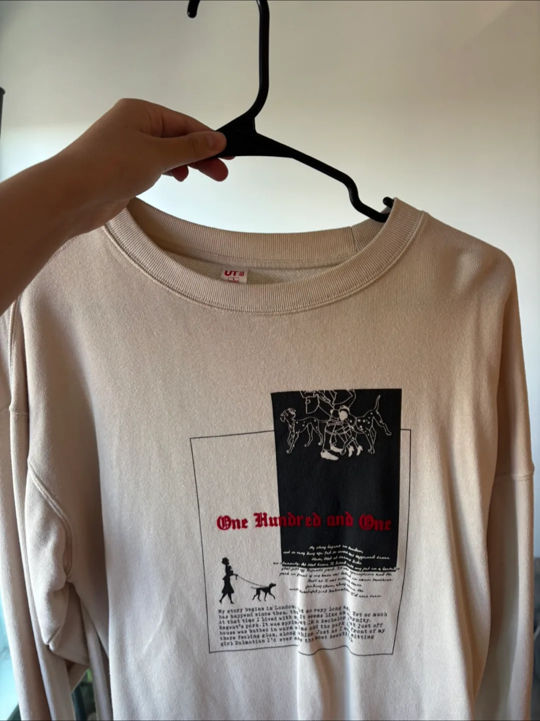 Uniqlo 101 Dalmatians Graphic Sweatshirt thumbnail