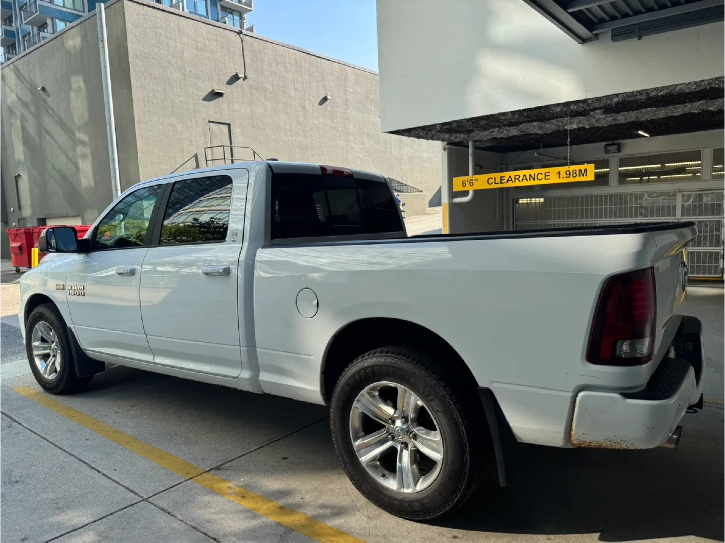 Dodge Ram 1500 Sport 4X4 Crew Cab - Fully Loaded - $17,000 image indicator(4)
