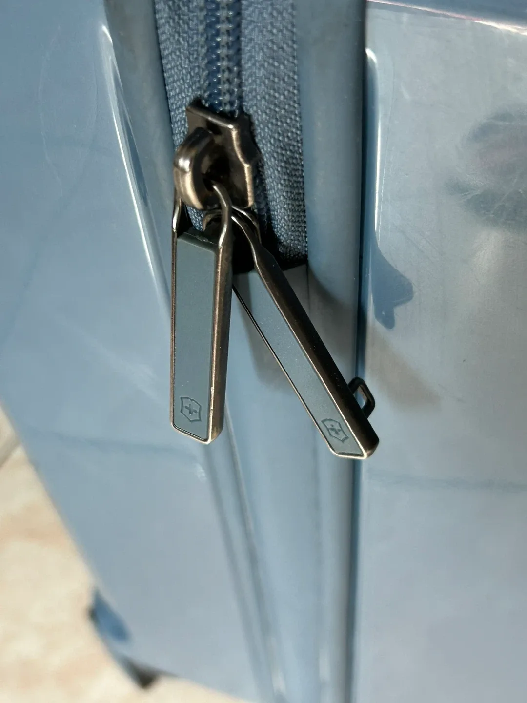 Victorinox Carry-On Suitcase, Blue image indicator(3)