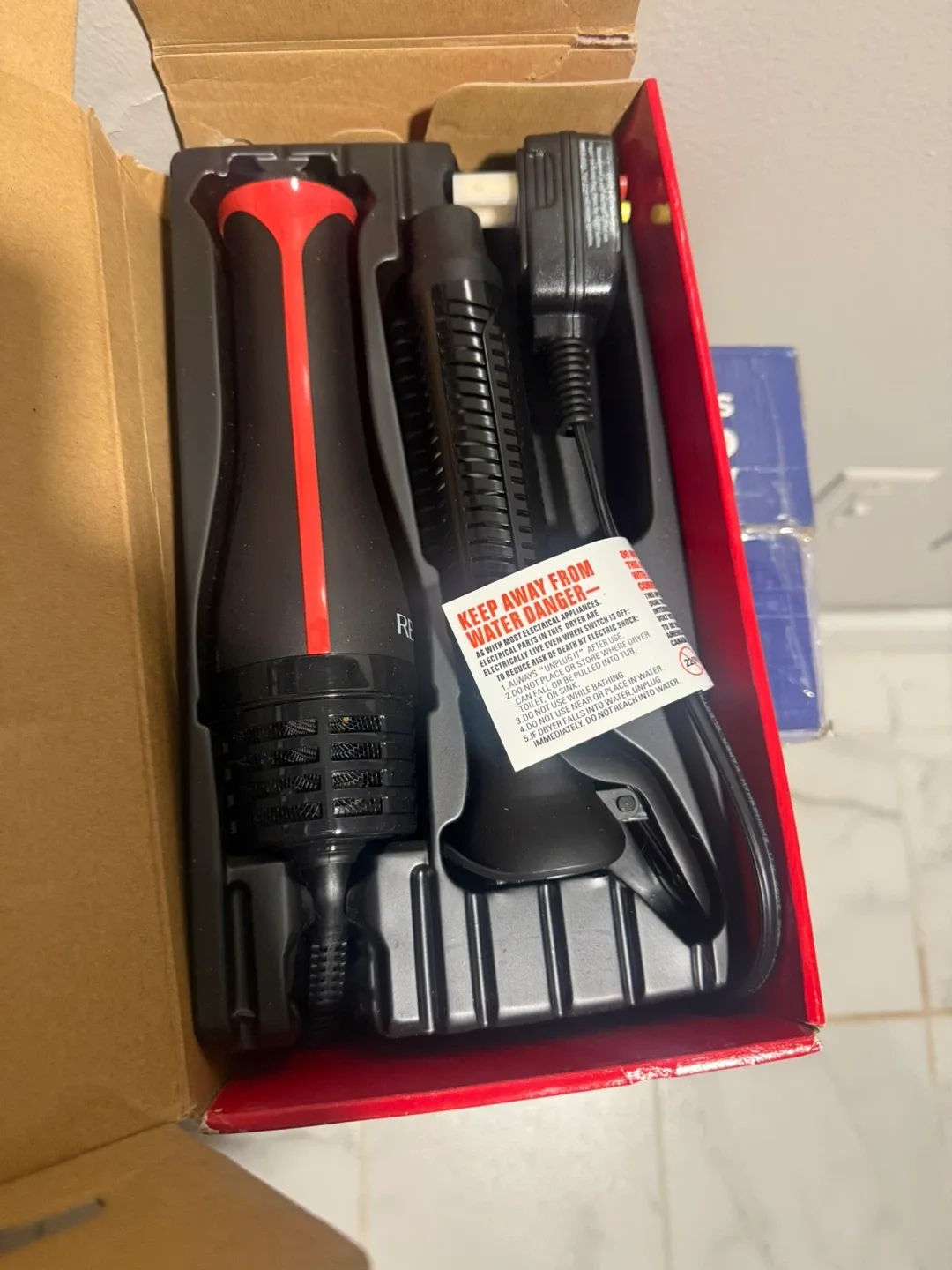 Revlon One-Step Blowout Curls image indicator(2)