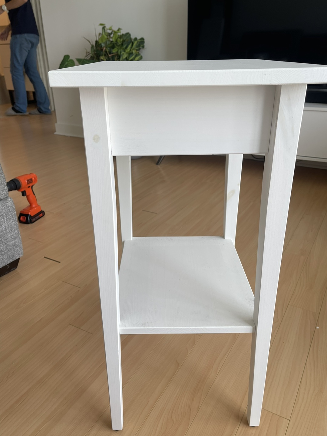 White Bedside Table with Drawer - photo 4