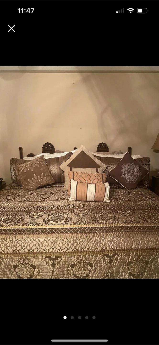 7 piece King Bedroom Set thumbnail