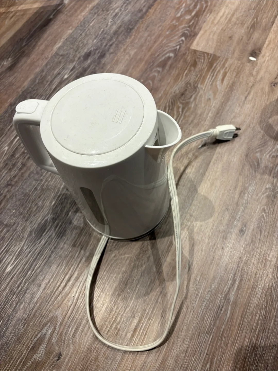 White Electric Kettle thumbnail