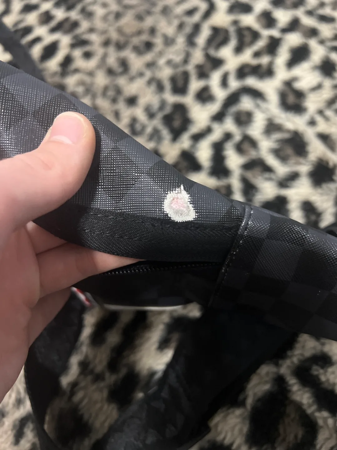 Sprayground Limited Edition Fanny Pack image indicator(4)