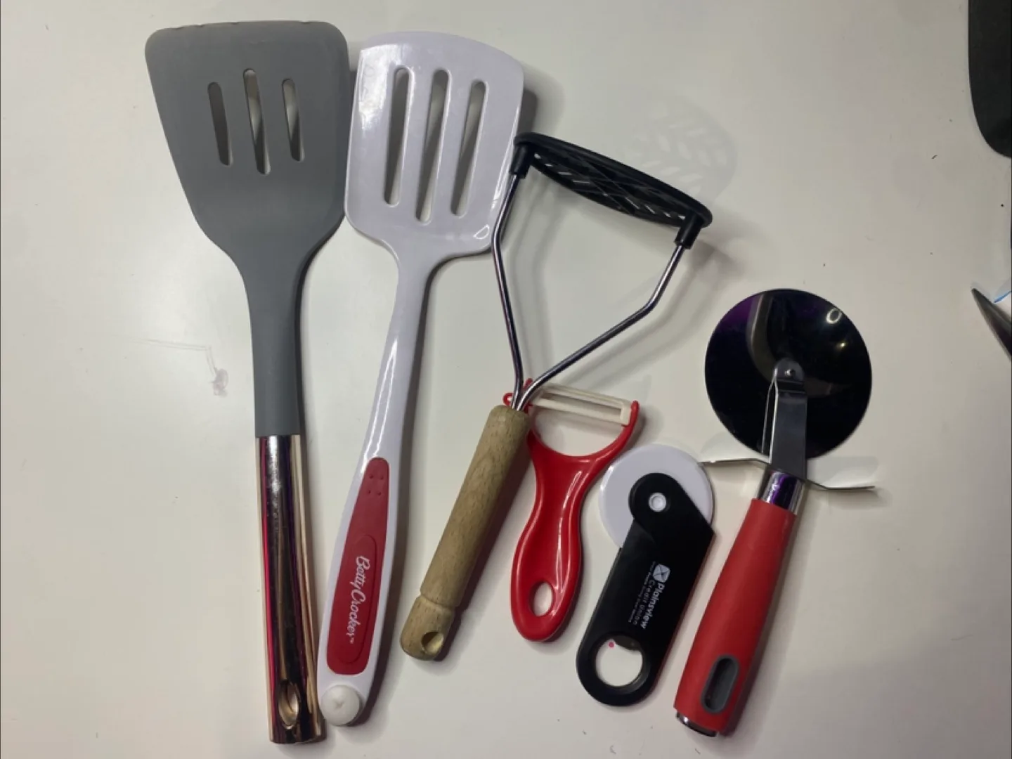 Miscellaneous kitchen utensils thumbnail