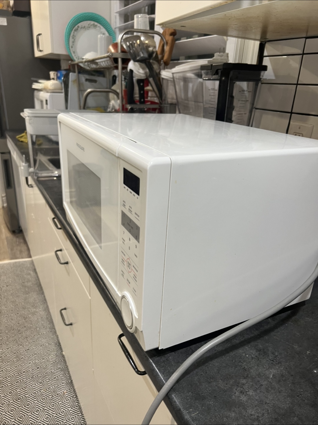 Frigidaire White Microwave - photo 4