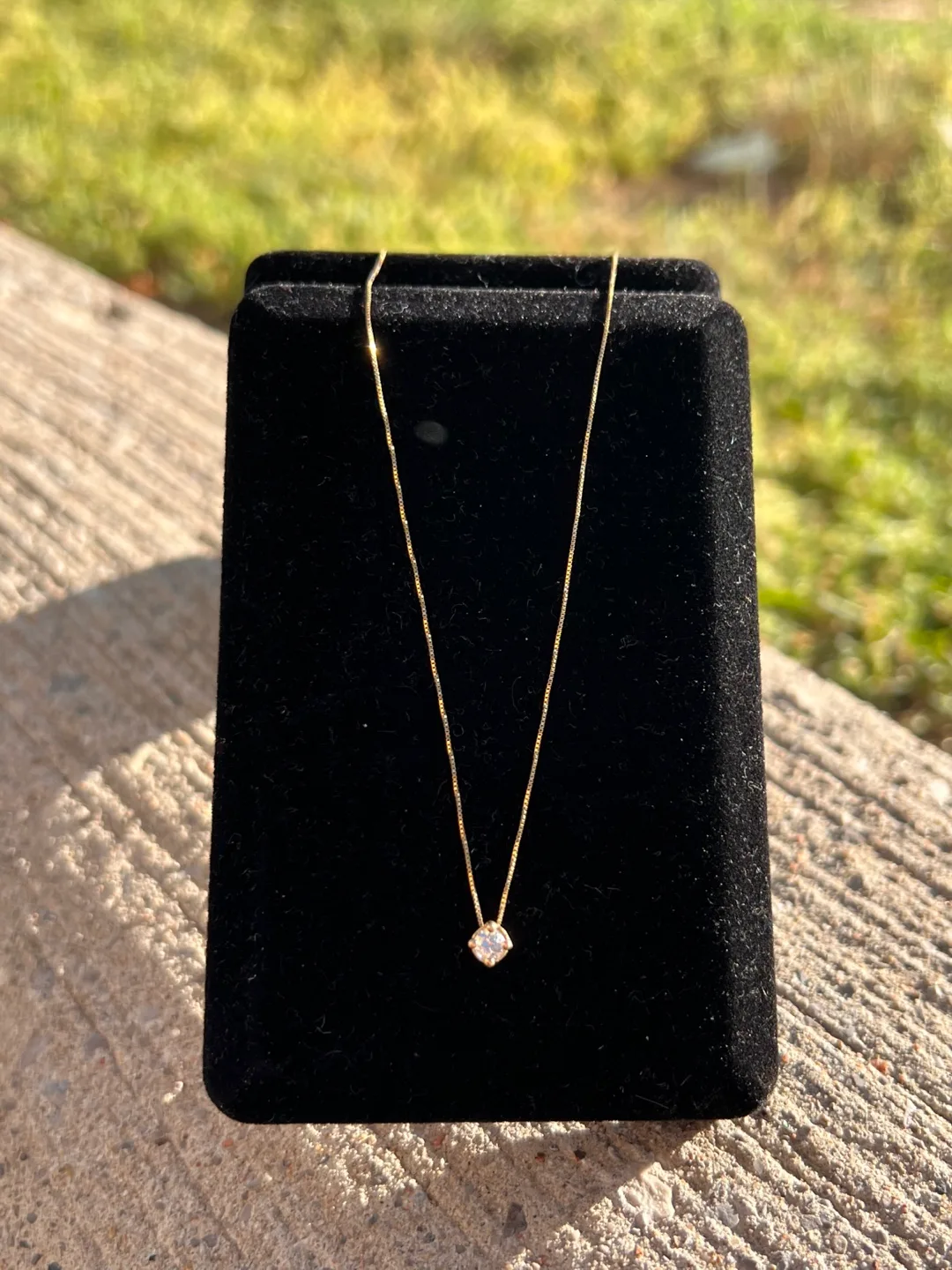18k Gold Necklace with Natural Diamond Pendant thumbnail