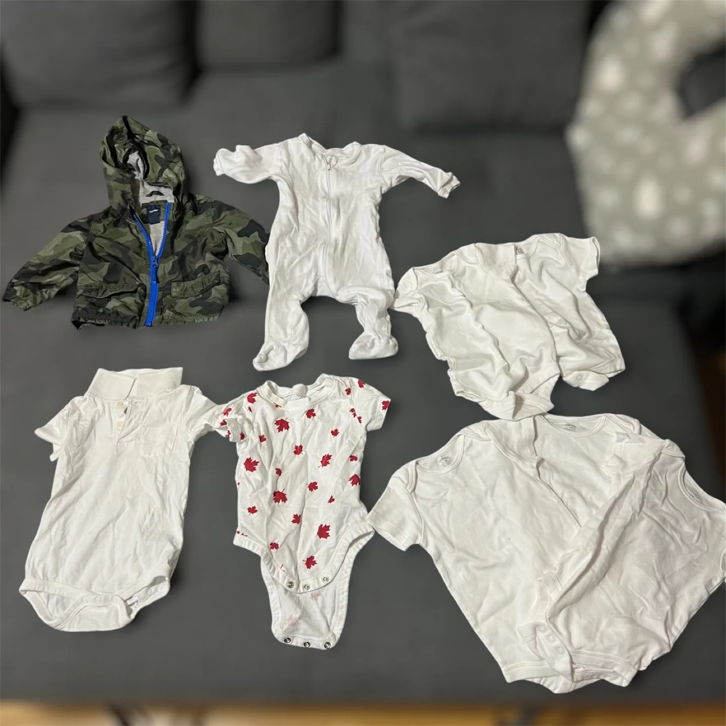 Mixed Baby Clothes Bundle - Size 6-12 Months image indicator(5)
