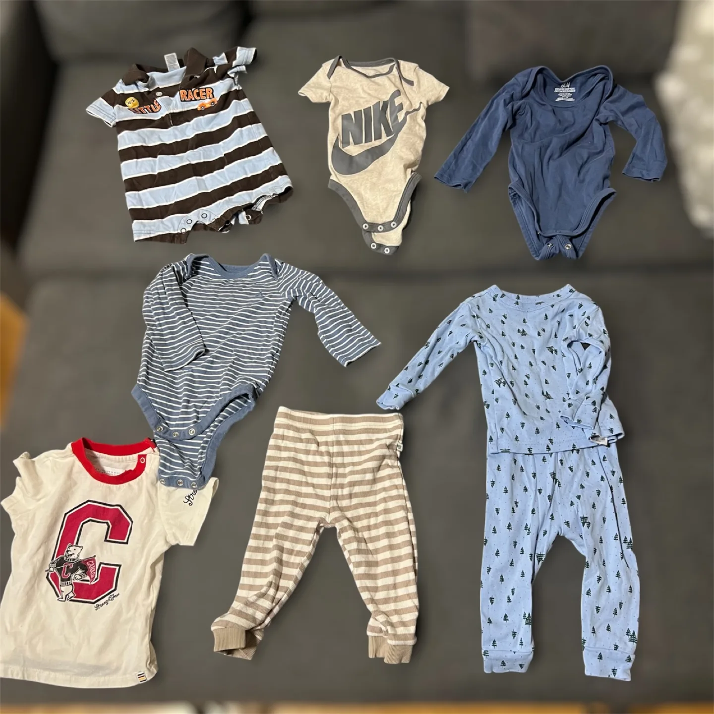 Mixed Baby Clothes Bundle - Size 6-12 Months image indicator(4)