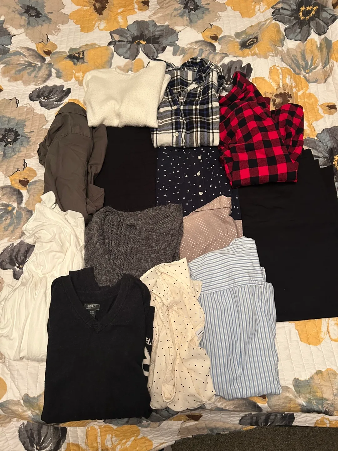 Assorted Women's Clothing Bundle thumbnail