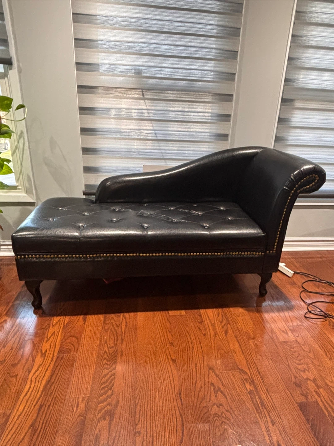 Black Leather Chaise Lounge - photo 2