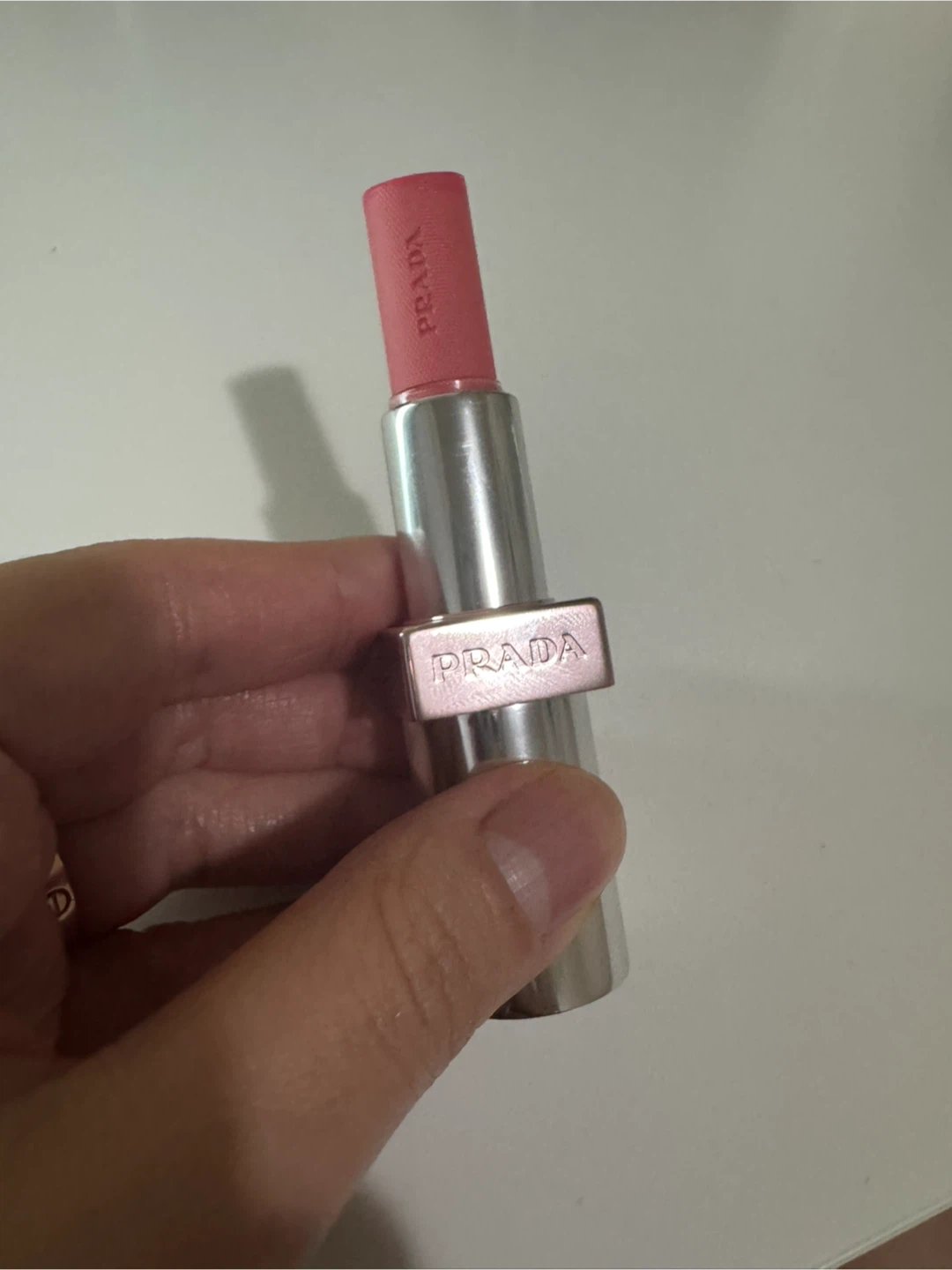 Prada Light Glowing Lip Oil Stick - U016 Rose - photo 3