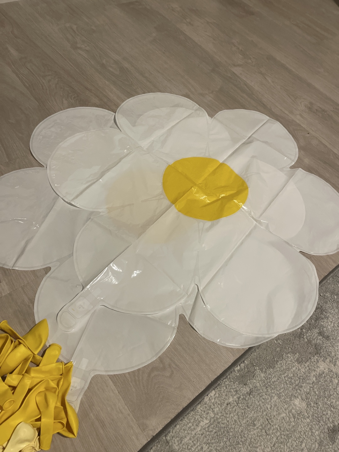 Daisy Balloon Garland Arch Kit  114 pieces - photo 2